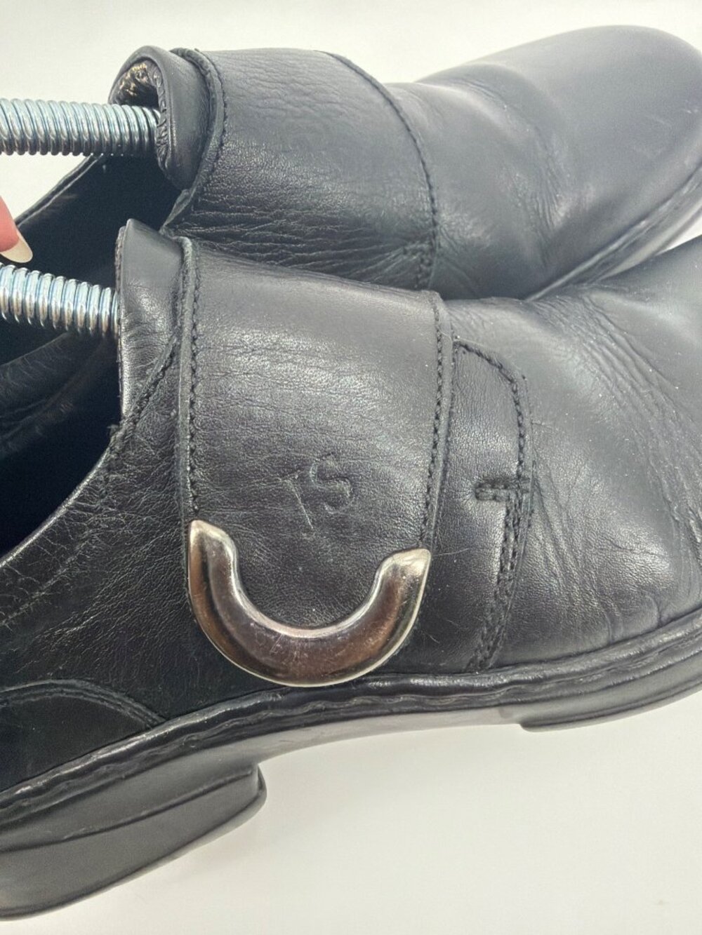 Josef Seibel Womens EU 39 Black Leather Comfort Shoes Metal Accent Minimalist - Picture 3 of 9